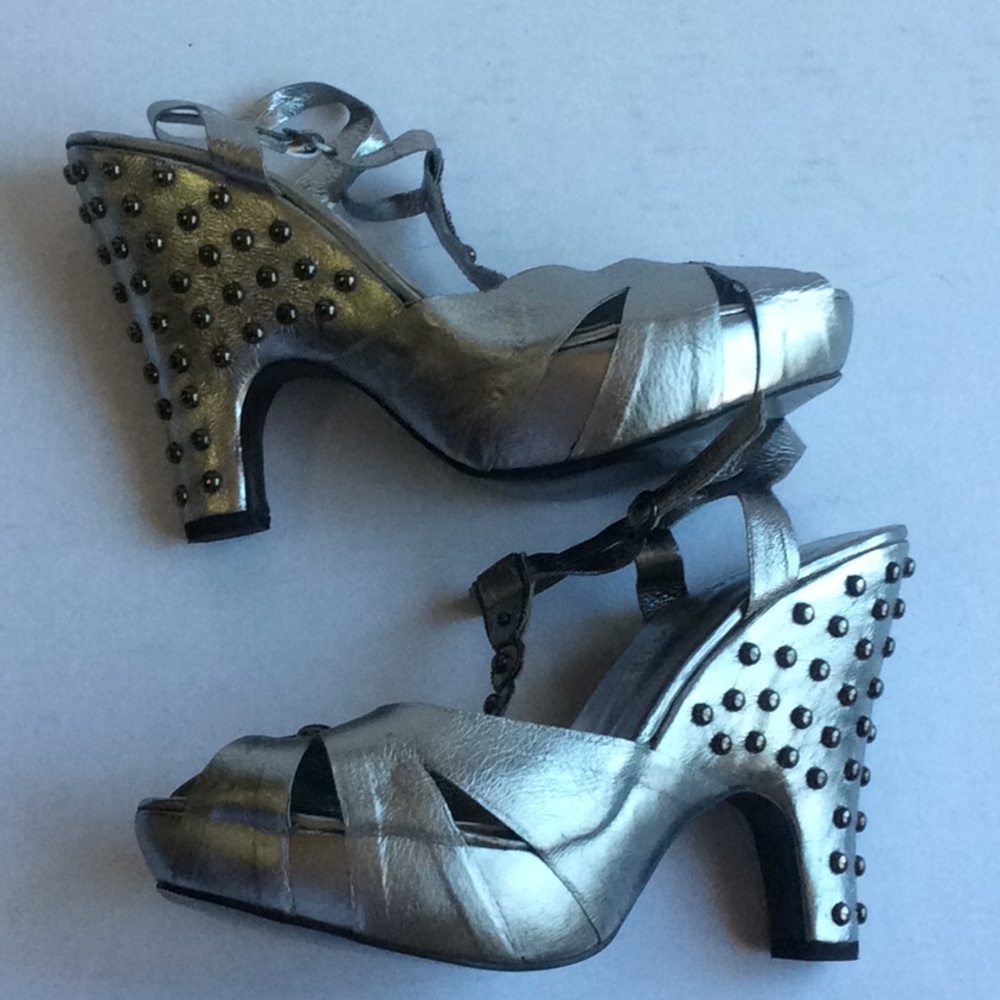 Authentic Thomas Wylde heel/ pumps Sz 6